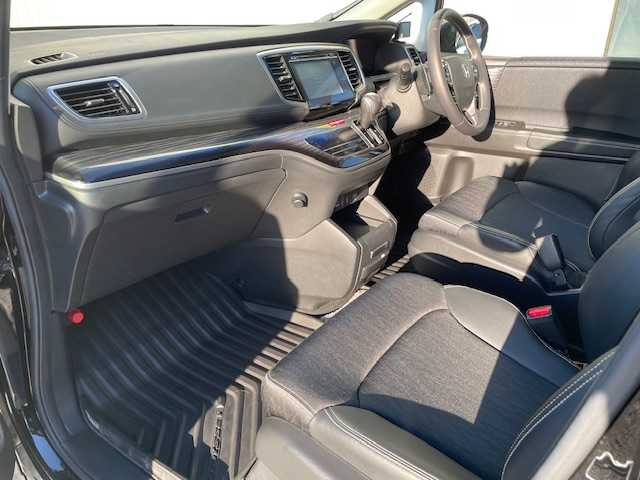 ホンダ オデッセイ アブソルート EX 東京都 2014(平26)年 10.8万km クリスタルブラックパール (株)IDOMが運営する【じしゃロン国分寺店】の自社ローン対象車両になります。こちらは現金ご利用時の価格です。自社ローンご希望の方は別途その旨お申付け下さい。/衝突被害軽減ブレーキシステム(CMBS)/マルチビューカメラシステム/両側パワースライドドア/純正インターメモリナビ/フルセグテレビ/フリップダウンモニター/2列目オットマン/クルーズコントロール/純正18インチアルミ/スマートキー/パドルシフト/ステアリングスイッチ/LED/ETC