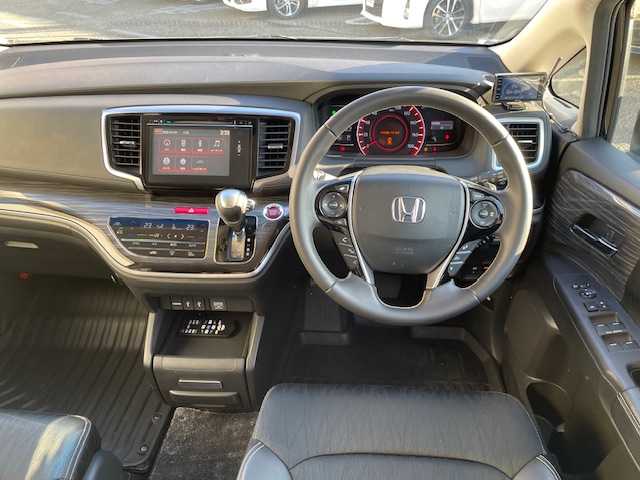 ホンダ オデッセイ アブソルート EX 東京都 2014(平26)年 10.8万km クリスタルブラックパール (株)IDOMが運営する【じしゃロン国分寺店】の自社ローン対象車両になります。こちらは現金ご利用時の価格です。自社ローンご希望の方は別途その旨お申付け下さい。/衝突被害軽減ブレーキシステム(CMBS)/マルチビューカメラシステム/両側パワースライドドア/純正インターメモリナビ/フルセグテレビ/フリップダウンモニター/2列目オットマン/クルーズコントロール/純正18インチアルミ/スマートキー/パドルシフト/ステアリングスイッチ/LED/ETC