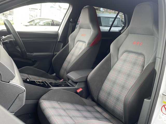 フォルクスワーゲン ＶＷ ゴルフ ＧＴＩ 兵庫県 2022(令4)年 0.9万km 白 登録時走行距離8837km/ワンオーナー/OP/DiscoverProパッケージ/SSDナビ/フルセグTV/DCCパッケージ/DCC（アダプティブシャシーコントロール）/純正19インチAW/テクノロジーパッケージ/LEDマトリクスヘッドランプ/ダイナミック（インジケーター、コーナリングライト、ライトアシスト）/駐車支援システム/ヘッドアップディスプレイ/-/オールインセーフティ（予防安全装備）/アダプティブクルーズ/パークディスタンスコントロール（フロント、リア）/リアビューカメラ/ドライビングプロファイル機能/デジタルコックピットプロ/前席シートヒーター/純正前後ドライブレコーダー/純正ビルトインETC2.0/スマートエントリー/スタートシステム/純正フロアマット/保証書/取説/スペアキー