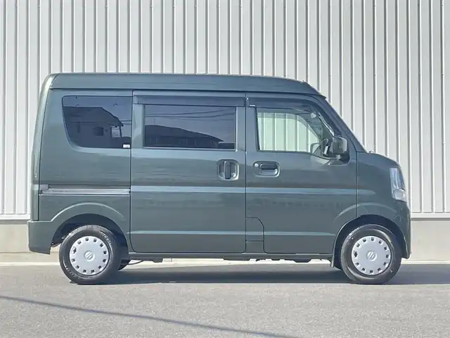 スズキ エブリイ JOIN 群馬県 2021(令3)年 0.7万km クールカーキPM 純正オーディオ(FM/AM/AUX/CD)/ポータブルナビ/ワンオーナー/衝突軽減ブレーキ/コーナーセンサー/オートライト/電動格納ミラー/両側スライドドア/純正フロアマット/純正ホイールキャップ/純正ドアバイザー/パワーウィンドウ/パワーステアリング/保証書/取扱説明書