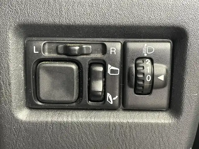 スズキ ジムニー ランドベンチャー 埼玉県 2017(平29)年 1.5万km ノクターンブルーパール 社外７インチナビ　ＥＴＣ　シートヒーター　ドライブレコーダー　ステアリングリモコン　ＣＤ　ＤＶＤ　Ｂｌｕｅｔｏｏｔｈ　地デジフルセグＴＶ　純正アルミホイール　純正フロアマット　リモコンキー　