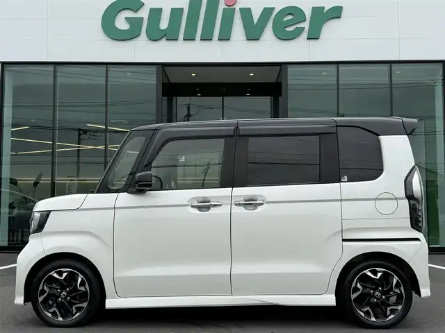ホンダ Ｎ ＢＯＸ カスタム G L ターボ ホンダセンシング 栃木県 2017(平29)年 4.2万km プレミアムホワイトパールⅡ ツートンカラー/Gathersナビ/Bluetoothオーディオ/バックカメラ/CD/DVD再生機能/フルセグtv走行中視聴可/ステアリングリモコン/ホンダセンシング /レーダークルーズコントロール/レーンキープアシストシステム/バックソナー/両側パワースライドドア /ハーフレザーシート/LEDヘッドライト&フォグ/シーケンシャルウインカー/ビルトインETC/USB入力×2/スマートキー×2