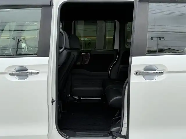 ホンダ Ｎ ＢＯＸ カスタム G L ターボ ホンダセンシング 栃木県 2017(平29)年 4.2万km プレミアムホワイトパールⅡ ツートンカラー/Gathersナビ/Bluetoothオーディオ/バックカメラ/CD/DVD再生機能/フルセグtv走行中視聴可/ステアリングリモコン/ホンダセンシング /レーダークルーズコントロール/レーンキープアシストシステム/バックソナー/両側パワースライドドア /ハーフレザーシート/LEDヘッドライト&フォグ/シーケンシャルウインカー/ビルトインETC/USB入力×2/スマートキー×2
