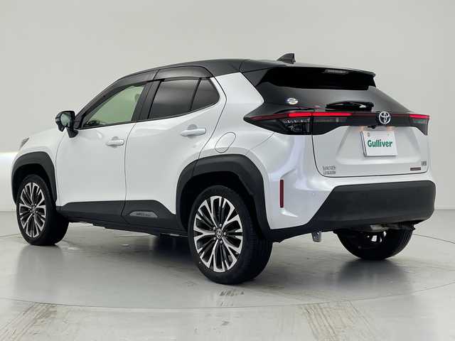 トヨタ ヤリスクロス ハイブリッド Z 愛知県 2023(令5)年 2.3万km ブラックマイカ/プラチナホワイトパールマイカ 純正8型ナビ/・Bluetooth/・USB接続/・スマートフォン接続/シートヒーター/ステアリングヒーター/レーダークルーズコントロール/ビルトインETC/前後ドライブレコーダー/衝突軽減ブレーキ/レーンキープアシスト/オートマチックハイビーム/クリアランスソナー