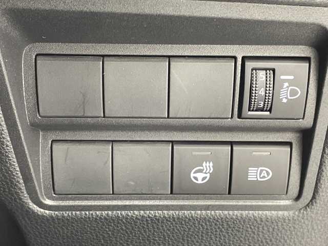 トヨタ ヤリスクロス ハイブリッド Z 愛知県 2023(令5)年 2.3万km ブラックマイカ/プラチナホワイトパールマイカ 純正8型ナビ/・Bluetooth/・USB接続/・スマートフォン接続/シートヒーター/ステアリングヒーター/レーダークルーズコントロール/ビルトインETC/前後ドライブレコーダー/衝突軽減ブレーキ/レーンキープアシスト/オートマチックハイビーム/クリアランスソナー