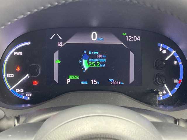 トヨタ ヤリスクロス ハイブリッド Z 愛知県 2023(令5)年 2.3万km ブラックマイカ/プラチナホワイトパールマイカ 純正8型ナビ/・Bluetooth/・USB接続/・スマートフォン接続/シートヒーター/ステアリングヒーター/レーダークルーズコントロール/ビルトインETC/前後ドライブレコーダー/衝突軽減ブレーキ/レーンキープアシスト/オートマチックハイビーム/クリアランスソナー