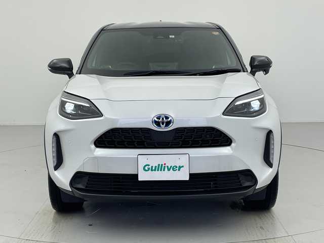 トヨタ ヤリスクロス ハイブリッド Z 愛知県 2023(令5)年 2.3万km ブラックマイカ/プラチナホワイトパールマイカ 純正8型ナビ/・Bluetooth/・USB接続/・スマートフォン接続/シートヒーター/ステアリングヒーター/レーダークルーズコントロール/ビルトインETC/前後ドライブレコーダー/衝突軽減ブレーキ/レーンキープアシスト/オートマチックハイビーム/クリアランスソナー