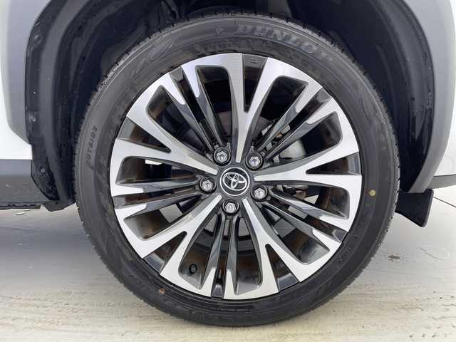 トヨタ ヤリスクロス ハイブリッド Z 愛知県 2023(令5)年 2.3万km ブラックマイカ/プラチナホワイトパールマイカ 純正8型ナビ/・Bluetooth/・USB接続/・スマートフォン接続/シートヒーター/ステアリングヒーター/レーダークルーズコントロール/ビルトインETC/前後ドライブレコーダー/衝突軽減ブレーキ/レーンキープアシスト/オートマチックハイビーム/クリアランスソナー