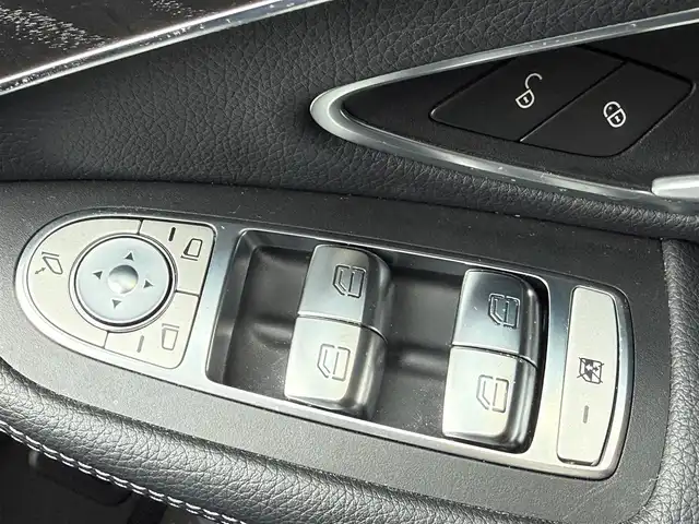 メルセデス・ベンツ Ｃ２００ アバンギャルド AMGライン 滋賀県 2017(平29)年 7.3万km ポーラホワイト HDDナビ/ワンセグテレビ（走行中視聴可能）/バックカメラ/ウィンカーミラー/クルーズコントロール/プッシュスタート/ETC/ブラインドスポットモニター/D+N席パワーシート/D+N席シートヒーター/レーンキープアシスト