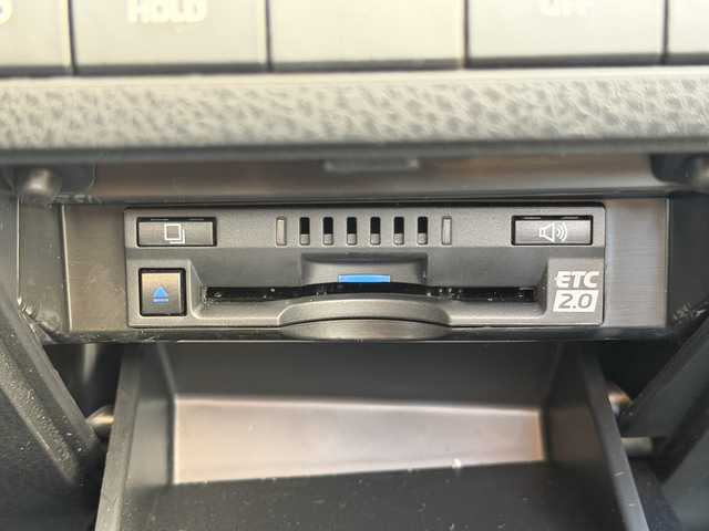 トヨタ カムリ WSレザーパッケージ 兵庫県 2022(令4)年 2.6万km アティチュードブラックマイカ/プラチナホワイトパールマイカ ワンオーナー/純正メーカーナビ/（BT/Miracast）/JBLサラウンドシステム/バックカメラ/GRエアロ/フロント/サイド/リア/リアアンダー/TRDマフラー/サンルーフ/フルレザーシート/前席パワーシート/シートヒーター/ドライブレコーダー/LEDヘッドライト/AUTOライト/トヨタセーフティセンス/スマートキー/エンジンスターター/保証書/取扱説明書