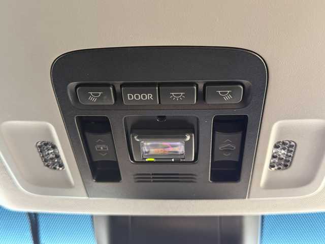 トヨタ カムリ WSレザーパッケージ 兵庫県 2022(令4)年 2.6万km アティチュードブラックマイカ/プラチナホワイトパールマイカ ワンオーナー/純正メーカーナビ/（BT/Miracast）/JBLサラウンドシステム/バックカメラ/GRエアロ/フロント/サイド/リア/リアアンダー/TRDマフラー/サンルーフ/フルレザーシート/前席パワーシート/シートヒーター/ドライブレコーダー/LEDヘッドライト/AUTOライト/トヨタセーフティセンス/スマートキー/エンジンスターター/保証書/取扱説明書