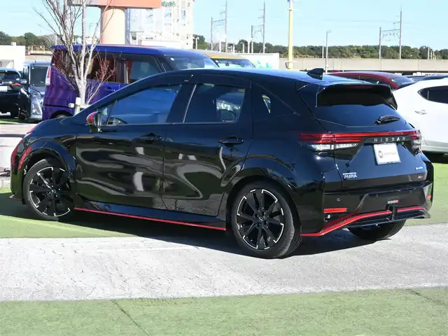 日産 オーラ ニスモ 千葉県 2022(令4)年 4.5万km スーパーブラック エマージェンシーブレーキ/プロパイロット/インテリジェントクルーズコントロール/インテリジェントルームミラー/ワイヤレス充電/純正ナビ/地デジTV/【Bluetooth接続】/アラウンドビューモニター/コンビハンドル/ステアリングスイッチ/ETC（2.0）/LEDヘッドライト/フォグライト/ウインカーミラー/コーナーセンサー/純正17インチアルミホイル/サイド/カーテンエアバッグ/インテリジェントキー