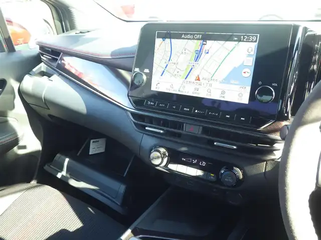 日産 オーラ ニスモ 千葉県 2022(令4)年 4.5万km スーパーブラック エマージェンシーブレーキ/プロパイロット/インテリジェントクルーズコントロール/インテリジェントルームミラー/ワイヤレス充電/純正ナビ/地デジTV/【Bluetooth接続】/アラウンドビューモニター/コンビハンドル/ステアリングスイッチ/ETC（2.0）/LEDヘッドライト/フォグライト/ウインカーミラー/コーナーセンサー/純正17インチアルミホイル/サイド/カーテンエアバッグ/インテリジェントキー