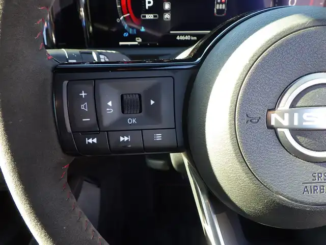 日産 オーラ ニスモ 千葉県 2022(令4)年 4.5万km スーパーブラック エマージェンシーブレーキ/プロパイロット/インテリジェントクルーズコントロール/インテリジェントルームミラー/ワイヤレス充電/純正ナビ/地デジTV/【Bluetooth接続】/アラウンドビューモニター/コンビハンドル/ステアリングスイッチ/ETC（2.0）/LEDヘッドライト/フォグライト/ウインカーミラー/コーナーセンサー/純正17インチアルミホイル/サイド/カーテンエアバッグ/インテリジェントキー