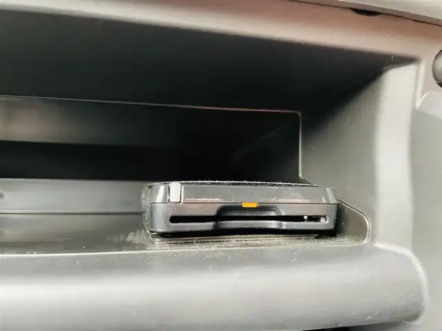 三菱 エクリプス クロス ＰＨＥＶ P 神奈川県 2021(令3)年 3.6万km レッドダイヤモンド 登録時走行距離35657km/ワンオーナー/純正メモリナビ/　【CD/DVD/フルセグTV】/全方位カメラ/バックカメラ/ETC/ヘッドアップディスプレイ/クルーズコントロール(追従走行有り)/衝突被害軽減ブレーキ/ブラインドスポットモニター/レーンキープアシスト/ハーフレザーシート（黒）/シートヒーター/パワーシート/コーナーセンサー/横滑り防止/ステアリングヒーター/純正LEDライト/オートライト/フォグランプ/ヘッドライトレベライザー/純正18インチアルミホイール /ウインカーミラー/純正フロアマット/リアプライバシーガラス/プッシュスタート/スペアキー×1【スマートキー】/保証書/取扱説明書