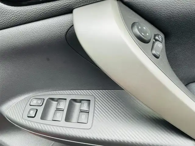 三菱 エクリプス クロス ＰＨＥＶ P 神奈川県 2021(令3)年 3.6万km レッドダイヤモンド 登録時走行距離35657km/ワンオーナー/純正メモリナビ/　【CD/DVD/フルセグTV】/全方位カメラ/バックカメラ/ETC/ヘッドアップディスプレイ/クルーズコントロール(追従走行有り)/衝突被害軽減ブレーキ/ブラインドスポットモニター/レーンキープアシスト/ハーフレザーシート（黒）/シートヒーター/パワーシート/コーナーセンサー/横滑り防止/ステアリングヒーター/純正LEDライト/オートライト/フォグランプ/ヘッドライトレベライザー/純正18インチアルミホイール /ウインカーミラー/純正フロアマット/リアプライバシーガラス/プッシュスタート/スペアキー×1【スマートキー】/保証書/取扱説明書