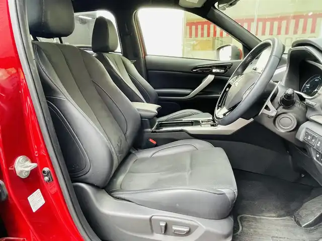 三菱 エクリプス クロス ＰＨＥＶ P 神奈川県 2021(令3)年 3.6万km レッドダイヤモンド 登録時走行距離35657km/ワンオーナー/純正メモリナビ/　【CD/DVD/フルセグTV】/全方位カメラ/バックカメラ/ETC/ヘッドアップディスプレイ/クルーズコントロール(追従走行有り)/衝突被害軽減ブレーキ/ブラインドスポットモニター/レーンキープアシスト/ハーフレザーシート（黒）/シートヒーター/パワーシート/コーナーセンサー/横滑り防止/ステアリングヒーター/純正LEDライト/オートライト/フォグランプ/ヘッドライトレベライザー/純正18インチアルミホイール /ウインカーミラー/純正フロアマット/リアプライバシーガラス/プッシュスタート/スペアキー×1【スマートキー】/保証書/取扱説明書