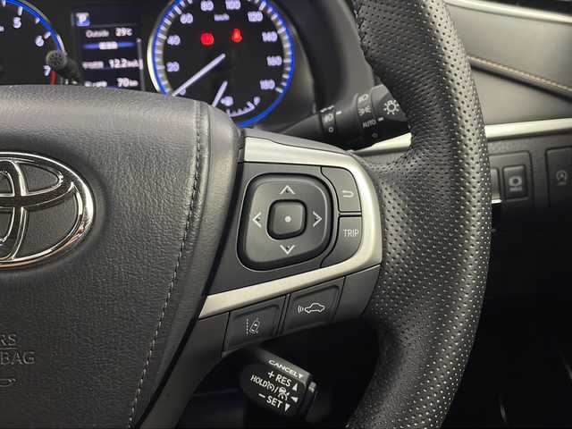 トヨタ ハリアー エレガンス 栃木県 2019(令1)年 2.8万km ホワイトパールクリスタルシャイン 社外9インチナビ/（フルセグTV/BT/DVD/CD）/バックカメラ/衝突軽減ブレーキ/クルーズコントロール/車線逸脱防止/横滑り防止/MTモード付AT/パワーシート/ETC/ドライブレコーダー/LEDオートライト/フォグライト/革巻きステアリング/ステアリングスイッチ/電動格納ミラー/プッシュスタート/スマートキー/純正フロアマット