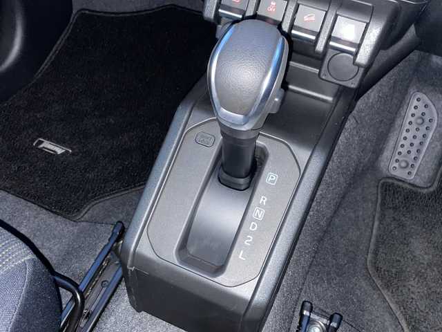 スズキ ジムニー XL 福島県 2023(令5)年 2.2万km シフォンアイボリーM レーダーブレーキサポート　ナビ　Ｂｌｕｅｔｏｏｔｈ　フルセグ　ドラレコ　シートヒーター　ＥＴＣ　オートライト　フォグ　電格ミラー　マット　スマートキー　純正１６ＡＷ　ドアミラーヒーター　ドアバイザー