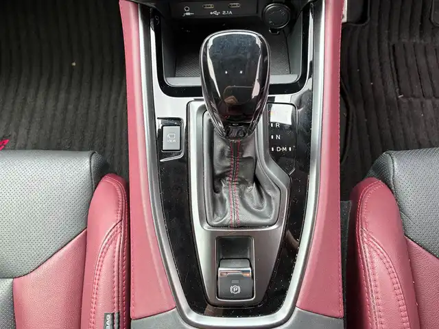 スバル レヴォーグ 1．8STIスポーツ EX 愛知県 2020(令2)年 1.9万km クリスタルホワイトP /ワンオーナー//純正11.6インチナビ//バックカメラ/ETC//スマートリヤビューミラー//デジタルマルチビューモニター//アイサイトX//アイサイトセイフティプラス//渋滞時ハンズオフ・発進アシスト//アクティブレーンチェンジアシスト//カーブ前・料金所前速度制御//ドライバー異常時対応システム//プリクラッシュブレーキ//プリクラッシュステアリング//後退時ブレーキアシスト//AT誤発進・後進抑制//全車速追従機能付クルコン//車線逸脱抑制・警報//ふらつき警報//先行車発進・青信号お知らせ//リヤビークルディテクション//エマージェンシーレーンキープアシスト//ステアリング連動LEDヘッドランプ//オートライト//アダプティブドライビングビーム//ハンズフリーパワーリヤゲート//ZF製電子制御ダンパー//本革シート//前席パワーシート・シートヒーター//運転席シートメモリー//革巻きステア//ステアスイッチ//パドルシフト//純正18インチアルミ//プッシュスタート//電格ミラーウインカー//電子パーキング//ブレーキホールド//純正フロアマット//横滑り防止装置//新車保証書/取扱説明書//スペアキー/記録簿R5R4R3