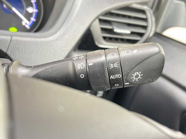 トヨタ ノア ハイブリッド G 山形県 2018(平30)年 6.3万km ブラック ・TRDエアロ（フロント、サイド、リア）/・モデリスタAW/・純正10インチナビ/フルセグ/CDDVD/Bluetooth/・純正フリップダウンモニター/・バックカメラ/・ビルトインETC/・クルーズコントロール/・プリクラッシュセーフティ/・レーンキープアシスト/・オートマチックハイビーム/・LEDヘッドライト/・両側ワンタッチパワースライドドア/・前席シートヒーター/・フロントワイパーデアイサー/・純正AW＋スタッドレスタイヤ車載/・純正マット/・純正エンジンスターター/・スペアキー1本/・保証書/・取扱説明書