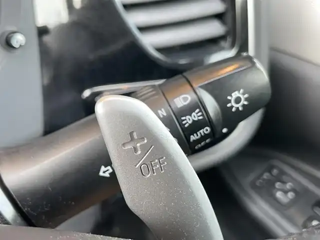 三菱 アウトランダー ＰＨＥＶ G ナビパッケージ 鹿児島県 2015(平27)年 6.3万km チタニウムグレーメタリック 純正ナビ（J12）/バックカメラ/CD/DVD再生可/フルセグTV/電動リアゲート/クルーズコントロール/ETC/衝突軽減ブレーキ/レーンキープ アシスト/ハーフレザーシート/前席シートヒーター/純正フォグ/キセノンライト/パドルシフト/電動格納ミラー/新車時保証書/取扱説明書/スペアキー1本（スマートキー）