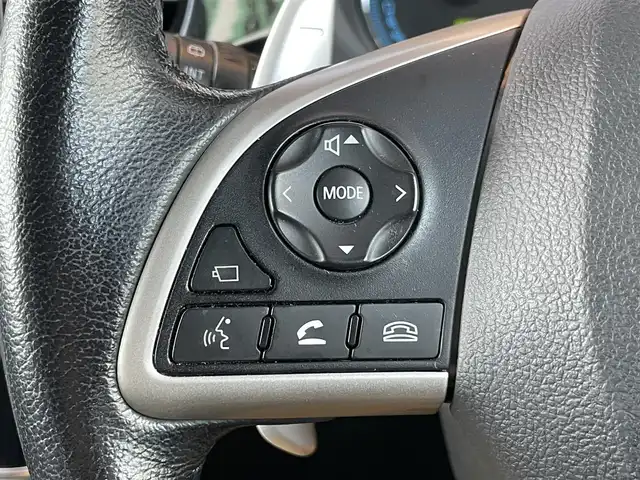 三菱 アウトランダー ＰＨＥＶ G ナビパッケージ 鹿児島県 2015(平27)年 6.3万km チタニウムグレーメタリック 純正ナビ（J12）/バックカメラ/CD/DVD再生可/フルセグTV/電動リアゲート/クルーズコントロール/ETC/衝突軽減ブレーキ/レーンキープ アシスト/ハーフレザーシート/前席シートヒーター/純正フォグ/キセノンライト/パドルシフト/電動格納ミラー/新車時保証書/取扱説明書/スペアキー1本（スマートキー）