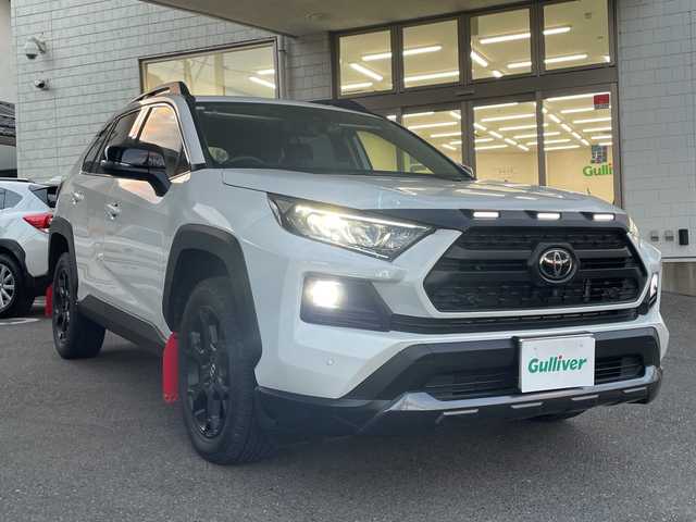 トヨタ ＲＡＶ４ アドベンチャー オフロードPKG 福島県 2020(令2)年 2.7万km スーパーホワイトⅡ ４WD/純正ディスプレイオーディオ/・Applecarplay/・USB/・TipeC接続端子あり/・フルセグTV（走行視聴不可）/レザーシート/パワーシート（D席）/シートヒーター（D席＋N席）/クルーズコントロール（追従機能付き）/純正ETC/オートライト/オートハイビーム/クリアランスソナー（前後）/社外ドラレコ（前後）/360°カメラ/ABH（オートブレーキホールド）/BSM（ブラインドスポットモニター）/RSA（標識認識システム）/オールテレインタイヤ/18×7Jアルミホイール（マット調ブラック塗装）/ルーフレール（ブリッジ型）/TRDマッドフラップ/ボンネットガーニッシュ/トランクトノカバー/サンシェード/ステアリングボタン/ステアリングヒーター