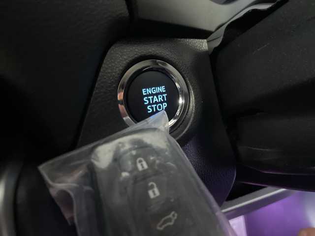 トヨタ ＲＡＶ４ アドベンチャー オフロードPKG 福島県 2020(令2)年 2.7万km スーパーホワイトⅡ ４WD/純正ディスプレイオーディオ/・Applecarplay/・USB/・TipeC接続端子あり/・フルセグTV（走行視聴不可）/レザーシート/パワーシート（D席）/シートヒーター（D席＋N席）/クルーズコントロール（追従機能付き）/純正ETC/オートライト/オートハイビーム/クリアランスソナー（前後）/社外ドラレコ（前後）/360°カメラ/ABH（オートブレーキホールド）/BSM（ブラインドスポットモニター）/RSA（標識認識システム）/オールテレインタイヤ/18×7Jアルミホイール（マット調ブラック塗装）/ルーフレール（ブリッジ型）/TRDマッドフラップ/ボンネットガーニッシュ/トランクトノカバー/サンシェード/ステアリングボタン/ステアリングヒーター