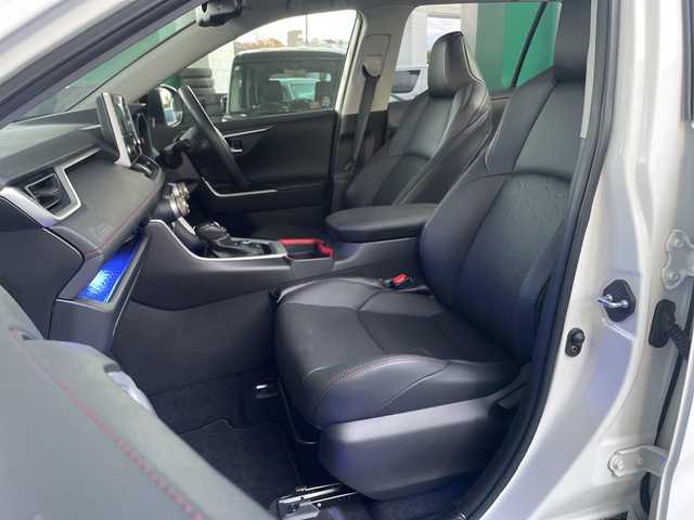 トヨタ ＲＡＶ４ アドベンチャー オフロードPKG 福島県 2020(令2)年 2.7万km スーパーホワイトⅡ ４WD/純正ディスプレイオーディオ/・Applecarplay/・USB/・TipeC接続端子あり/・フルセグTV（走行視聴不可）/レザーシート/パワーシート（D席）/シートヒーター（D席＋N席）/クルーズコントロール（追従機能付き）/純正ETC/オートライト/オートハイビーム/クリアランスソナー（前後）/社外ドラレコ（前後）/360°カメラ/ABH（オートブレーキホールド）/BSM（ブラインドスポットモニター）/RSA（標識認識システム）/オールテレインタイヤ/18×7Jアルミホイール（マット調ブラック塗装）/ルーフレール（ブリッジ型）/TRDマッドフラップ/ボンネットガーニッシュ/トランクトノカバー/サンシェード/ステアリングボタン/ステアリングヒーター