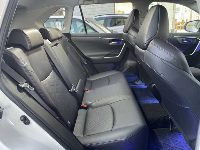 トヨタ ＲＡＶ４ アドベンチャー オフロードPKG 福島県 2020(令2)年 2.7万km スーパーホワイトⅡ ４WD/純正ディスプレイオーディオ/・Applecarplay/・USB/・TipeC接続端子あり/・フルセグTV（走行視聴不可）/レザーシート/パワーシート（D席）/シートヒーター（D席＋N席）/クルーズコントロール（追従機能付き）/純正ETC/オートライト/オートハイビーム/クリアランスソナー（前後）/社外ドラレコ（前後）/360°カメラ/ABH（オートブレーキホールド）/BSM（ブラインドスポットモニター）/RSA（標識認識システム）/オールテレインタイヤ/18×7Jアルミホイール（マット調ブラック塗装）/ルーフレール（ブリッジ型）/TRDマッドフラップ/ボンネットガーニッシュ/トランクトノカバー/サンシェード/ステアリングボタン/ステアリングヒーター