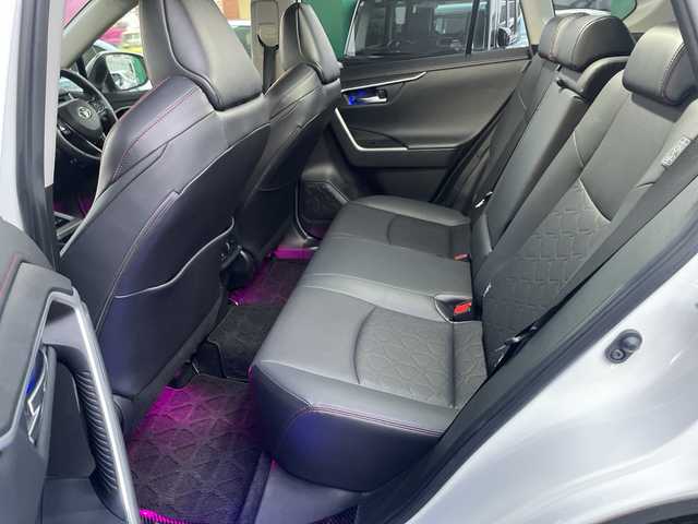 トヨタ ＲＡＶ４ アドベンチャー オフロードPKG 福島県 2020(令2)年 2.7万km スーパーホワイトⅡ ４WD/純正ディスプレイオーディオ/・Applecarplay/・USB/・TipeC接続端子あり/・フルセグTV（走行視聴不可）/レザーシート/パワーシート（D席）/シートヒーター（D席＋N席）/クルーズコントロール（追従機能付き）/純正ETC/オートライト/オートハイビーム/クリアランスソナー（前後）/社外ドラレコ（前後）/360°カメラ/ABH（オートブレーキホールド）/BSM（ブラインドスポットモニター）/RSA（標識認識システム）/オールテレインタイヤ/18×7Jアルミホイール（マット調ブラック塗装）/ルーフレール（ブリッジ型）/TRDマッドフラップ/ボンネットガーニッシュ/トランクトノカバー/サンシェード/ステアリングボタン/ステアリングヒーター