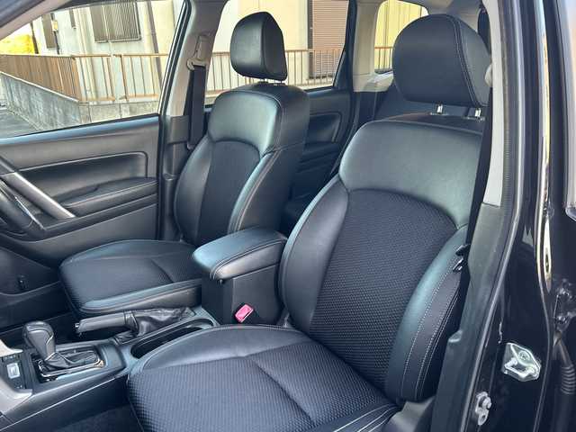 スバル フォレスター 2．0XT アイサイト 埼玉県 2014(平26)年 11.3万km クリスタルブラックシリカ (株)IDOMが運営する【じしゃロン熊谷店】の自社ローン対象車両になります。こちらは現金ご利用時の価格です。自社ローンご希望の方は別途その旨お申付け下さい。/純正ダイヤトーン製メモリーナビ　/　CD/DVD/DTV/Bluetooth/USB/サンルーフ/バックカメラ/アイサイトVer.2/・全車速追従機能付クルーズコントロール/・プリクラッシュブレーキ/・AT誤発進抑制制御/・車線逸脱警報/・ふらつき警報/・先行車発信お知らせ/パワーバックドア/前席シートヒーター/前席パワーシート/ステアリングスイッチ/パドルシフト/アルミペダル/純正フロアマット