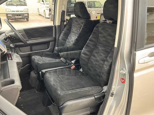 ホンダ ステップワゴン G コンフォートセレクション 道央・札幌 2013(平25)年 9.5万km スーパープラチナメタリック ワンオーナー/4WD/純正SDナビ(フルセグ、FM、AM、CD、DVD、SD、USB)/バックカメラ/クルーズコントロール/両側パワースライドドア/寒冷地仕様/アイドリングストップ/オートライト/ステアリングスイッチ/後席モニター/社外ドライブレコーダー(前後)/冬タイヤ積み込み(社外15インチAW)/スマートキー/ETC/保証書、取扱説明書有/スペアキー×1