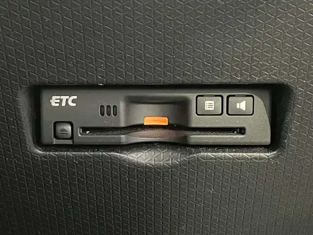 ダイハツ タント カスタム RS 滋賀県 2020(令2)年 2.5万km シャイニングホワイトパール 純正ナビ/(Bluetooth/CD/DVD/フルセグTV)/衝突被害軽減システム/全方位カメラ/レーダークルーズコントロール/両側パワースライドドア/ETC/コーナーセンサー/ステアリングスイッチ/ハーフレザーシート/LEDヘッドライト/オートライト/オートハイビーム/純正15インチアルミホイール/ドライブレコーダー/スペアキー