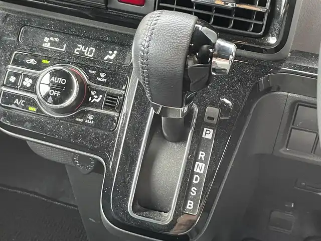 ダイハツ タント カスタム RS 滋賀県 2020(令2)年 2.5万km シャイニングホワイトパール 純正ナビ/(Bluetooth/CD/DVD/フルセグTV)/衝突被害軽減システム/全方位カメラ/レーダークルーズコントロール/両側パワースライドドア/ETC/コーナーセンサー/ステアリングスイッチ/ハーフレザーシート/LEDヘッドライト/オートライト/オートハイビーム/純正15インチアルミホイール/ドライブレコーダー/スペアキー