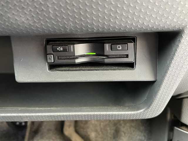 マツダ フレア クロスオーバー XG 福島県 2017(平29)年 8.1万km クールカーキパールメタリック (株)IDOMが運営する【じしゃロンいわき店】の自社ローン専用車両になります。こちらは現金またはオートローンご利用時の価格です。自社ローンご希望の方は別途その旨お申付け下さい/登録時走行距離80367km/ストラーダ社外ナビゲーション/プッシュスタート/スマートキー/スペアキーX1/前席シートヒーター/レーダーブレーキサポート/サイドバイザー/フロアマット/アイドリングストップ/純正スチールホイール
