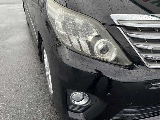 トヨタ アルファード 240S 茨城県 2014(平26)年 16.4万km ブラック 純正SDナビ(Bluetooth/バックカメラ/フルセグTV)/後席用モニター/横滑り防止装置/コーナーセンサー/HIDオートライト/サイドエアバッグ/カーテンエアバッグ/スマートキー/冷房WAC/USB入力端子/3列シート/純正フロアマット/両側パワースライドドア/18インチ純正アルミホイール/MTモード付AT