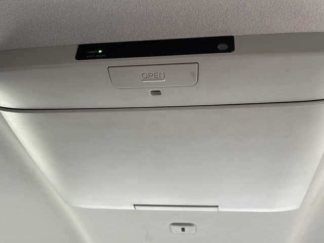 トヨタ アルファード 240S 茨城県 2014(平26)年 16.4万km ブラック 純正SDナビ(Bluetooth/バックカメラ/フルセグTV)/後席用モニター/横滑り防止装置/コーナーセンサー/HIDオートライト/サイドエアバッグ/カーテンエアバッグ/スマートキー/冷房WAC/USB入力端子/3列シート/純正フロアマット/両側パワースライドドア/18インチ純正アルミホイール/MTモード付AT