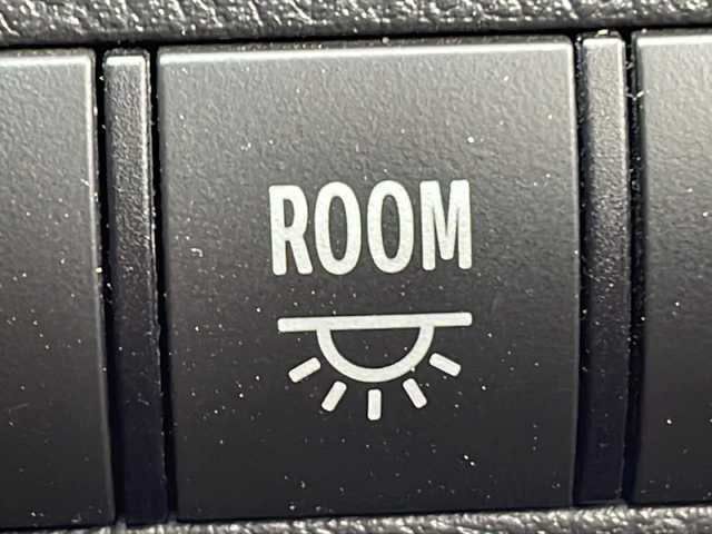 トヨタ アルファード 240S 茨城県 2014(平26)年 16.4万km ブラック 純正SDナビ(Bluetooth/バックカメラ/フルセグTV)/後席用モニター/横滑り防止装置/コーナーセンサー/HIDオートライト/サイドエアバッグ/カーテンエアバッグ/スマートキー/冷房WAC/USB入力端子/3列シート/純正フロアマット/両側パワースライドドア/18インチ純正アルミホイール/MTモード付AT