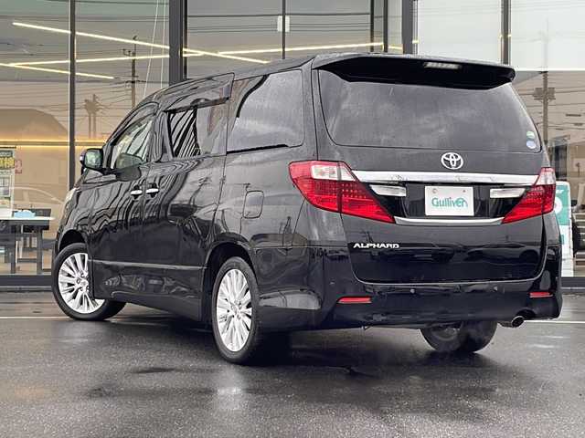 トヨタ アルファード 240S 茨城県 2014(平26)年 16.4万km ブラック 純正SDナビ(Bluetooth/バックカメラ/フルセグTV)/後席用モニター/横滑り防止装置/コーナーセンサー/HIDオートライト/サイドエアバッグ/カーテンエアバッグ/スマートキー/冷房WAC/USB入力端子/3列シート/純正フロアマット/両側パワースライドドア/18インチ純正アルミホイール/MTモード付AT