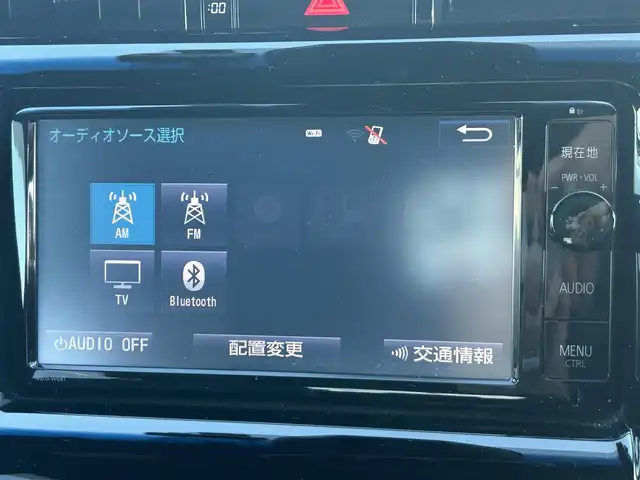 トヨタ ハリアー ハイブリッド プレミアム 岡山県 2014(平26)年 15万km ホワイトパールクリスタルシャイン 登録時走行距離　151372km/４WD/純正SDナビ(NSZN-W64T)/　(CD/DVD/フルセグTV/Bluetooth)/バックカメラ/クルーズコントロール/衝突被害軽減システム/コーナーセンサー/ドライブレコーダー/ビルトインETC/レザーシート/シートヒーター/D席メモリ機能付きパワーシート/N席パワーシート/パワーバックドア/革巻きステアリング/ステアリングスイッチ/純正LEDヘッドライト/フォグライト/オートライト/プッシュスタート/スマートキー/スペアキー×1/MTモード付きAT/アイドリングストップ/純正アルミホイール 18インチ/ドアバイザー/ウインカーミラー/電動格納ミラー/オートリトラミラー/純正フロアマット/横滑防止装置/盗難防止装置/取扱説明書/新車時整備手帳（保証書）