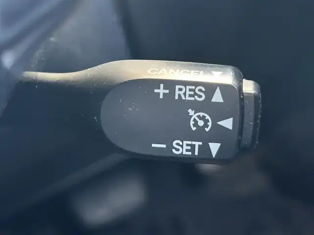 トヨタ ハリアー ハイブリッド プレミアム 岡山県 2014(平26)年 15万km ホワイトパールクリスタルシャイン 登録時走行距離　151372km/４WD/純正SDナビ(NSZN-W64T)/　(CD/DVD/フルセグTV/Bluetooth)/バックカメラ/クルーズコントロール/衝突被害軽減システム/コーナーセンサー/ドライブレコーダー/ビルトインETC/レザーシート/シートヒーター/D席メモリ機能付きパワーシート/N席パワーシート/パワーバックドア/革巻きステアリング/ステアリングスイッチ/純正LEDヘッドライト/フォグライト/オートライト/プッシュスタート/スマートキー/スペアキー×1/MTモード付きAT/アイドリングストップ/純正アルミホイール 18インチ/ドアバイザー/ウインカーミラー/電動格納ミラー/オートリトラミラー/純正フロアマット/横滑防止装置/盗難防止装置/取扱説明書/新車時整備手帳（保証書）