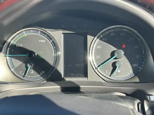 トヨタ ハリアー ハイブリッド プレミアム 岡山県 2014(平26)年 15万km ホワイトパールクリスタルシャイン 登録時走行距離　151372km/４WD/純正SDナビ(NSZN-W64T)/　(CD/DVD/フルセグTV/Bluetooth)/バックカメラ/クルーズコントロール/衝突被害軽減システム/コーナーセンサー/ドライブレコーダー/ビルトインETC/レザーシート/シートヒーター/D席メモリ機能付きパワーシート/N席パワーシート/パワーバックドア/革巻きステアリング/ステアリングスイッチ/純正LEDヘッドライト/フォグライト/オートライト/プッシュスタート/スマートキー/スペアキー×1/MTモード付きAT/アイドリングストップ/純正アルミホイール 18インチ/ドアバイザー/ウインカーミラー/電動格納ミラー/オートリトラミラー/純正フロアマット/横滑防止装置/盗難防止装置/取扱説明書/新車時整備手帳（保証書）