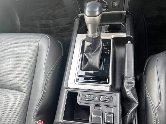 トヨタ ランドクルーザー プラド TX Lパッケージ 千葉県 2019(平31)年 5.8万km ホワイトパールクリスタルシャイン ワンオーナー　９型ナビ　バックカメラ　ＥＴＣ　クルコン　ドラレコ　フルセグ　Ｂｔ　ＤＶＤ　電動エアシート・ヒーター　ウッド調コンビハンドル　ＰＣＳ　ＡＨＢ　ＬＥＤライト　レーンアシスト　１９インチＡＷ