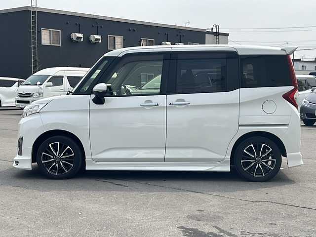 トヨタ ルーミー カスタムG 道北・旭川 2017(平29)年 5.6万km パールホワイトⅢ スマートキー/モデリスタフルエアロ/社外１５インンチアルミ/純正エンジンスターター/クルーズコントロール/社外メモリーナビAVIC-RW800/  ＣＤ・ＤＶＤ・フルセグ・ＢＴ・Ｄレコ/社外前後ドライブレコーダー/ステアリングリモコン/前席シートヒーター/社外シートカバー/LEDオートライト・フォグ/両側パワースライドドア/電動格納オートドアミラー/バックカメラ/ETC/新車時保証書・取説