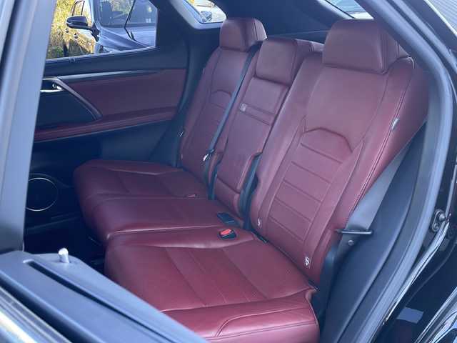 レクサス ＲＸ 200t Fスポーツ 道東・釧路十勝 2017(平29)年 5.4万km グラファイトブラックガラスフレーク ・TRDエアロ/・ワンオーナー/・4WD/・純正ナビ/・CD/DVD/Blu-ray/Bluetooth/・フルセグTV/・サンルーフ/・TRD製エアロ（F/S/R)/・TRD製スポーツマフラー/・レーンキーピングアシスト/・オートマチックハイビーム/・レーダークルーズコントロール/・レザーシート/・エアシート/・シートヒーター/・エアシート/・ステアリングヒーター/・パドルシフト/・ステアリングヒーター/・角型3眼LEDヘッドライト/・フォグランプ/・オートライト/・プッシュスタート/・スマートキー/・スペアキー/・ステアリングスイッチ/・AC100V