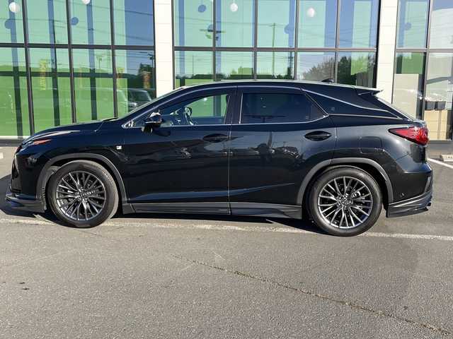 レクサス ＲＸ 200t Fスポーツ 道東・釧路十勝 2017(平29)年 5.4万km グラファイトブラックガラスフレーク ・TRDエアロ/・ワンオーナー/・4WD/・純正ナビ/・CD/DVD/Blu-ray/Bluetooth/・フルセグTV/・サンルーフ/・TRD製エアロ（F/S/R)/・TRD製スポーツマフラー/・レーンキーピングアシスト/・オートマチックハイビーム/・レーダークルーズコントロール/・レザーシート/・エアシート/・シートヒーター/・エアシート/・ステアリングヒーター/・パドルシフト/・ステアリングヒーター/・角型3眼LEDヘッドライト/・フォグランプ/・オートライト/・プッシュスタート/・スマートキー/・スペアキー/・ステアリングスイッチ/・AC100V