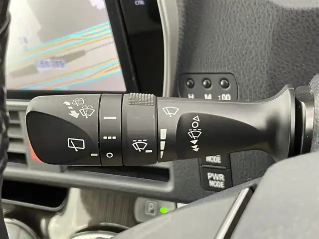 トヨタ エスクァイア ハイブリッド Gi プレミアムパッケージ 千葉県 2018(平30)年 6.5万km アバンギャルドブロンズメタリック 純正１０型ナビ/（AM＆FM＆Bluetooth＆フルセグTV＆CD＆DVD）/両側電動スライドドア/衝突軽減ブレーキ　/トヨタセーフティセンス　/ハンドルヒーター　/シートヒーター　/クルーズコントロール　/ビルトインＥＴＣ２．０　/前後コーナーセンサー　/バックカメラ/リアエアコン/アイドリングストップ/ウィンカーミラー/ドアバイザー/プッシュスタート/リアサンシェード/USBポート/LEDヘッドライト（オートライト付き）/電動格納サイドミラー