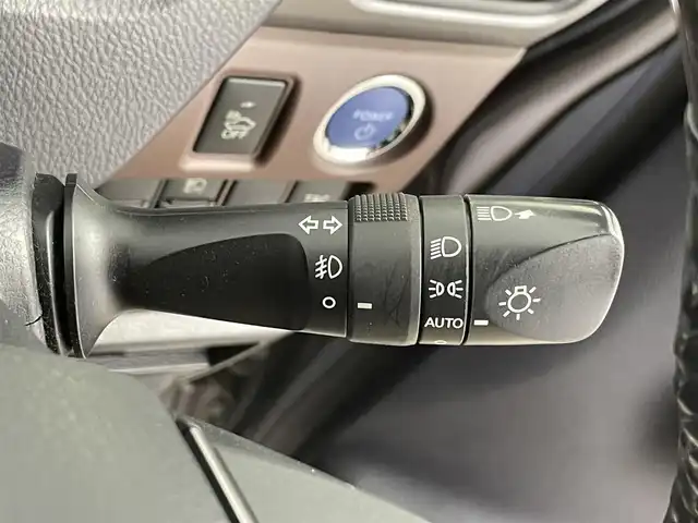 トヨタ エスクァイア ハイブリッド Gi プレミアムパッケージ 千葉県 2018(平30)年 6.5万km アバンギャルドブロンズメタリック 純正１０型ナビ/（AM＆FM＆Bluetooth＆フルセグTV＆CD＆DVD）/両側電動スライドドア/衝突軽減ブレーキ　/トヨタセーフティセンス　/ハンドルヒーター　/シートヒーター　/クルーズコントロール　/ビルトインＥＴＣ２．０　/前後コーナーセンサー　/バックカメラ/リアエアコン/アイドリングストップ/ウィンカーミラー/ドアバイザー/プッシュスタート/リアサンシェード/USBポート/LEDヘッドライト（オートライト付き）/電動格納サイドミラー